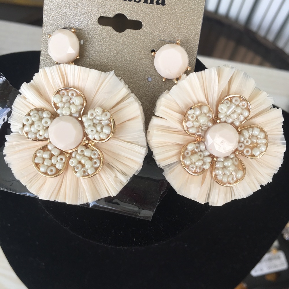 Natasha gorgeous ivory Beaded Raffia earrings - Picture 1 of 2